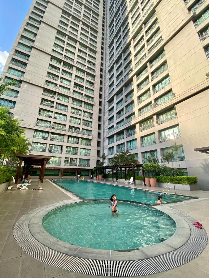 Ortigas 2 Bedroom Corner Unit With 2 Queen Across Shangrila 马尼拉 外观 照片