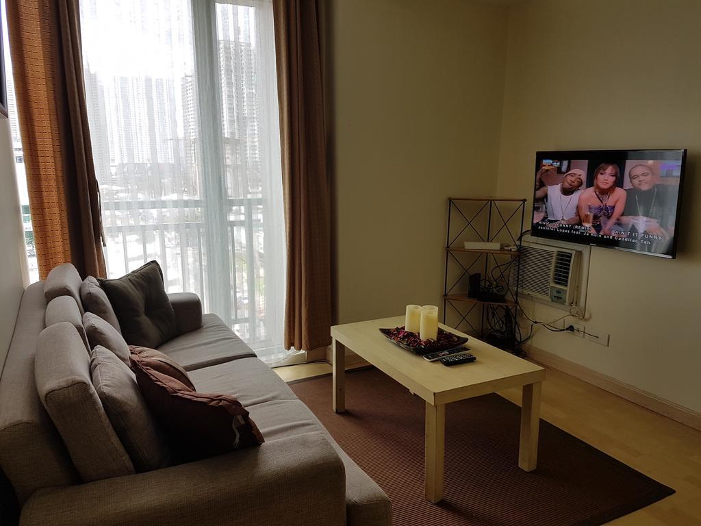 Ortigas 2 Bedroom Corner Unit With 2 Queen Across Shangrila 马尼拉 外观 照片