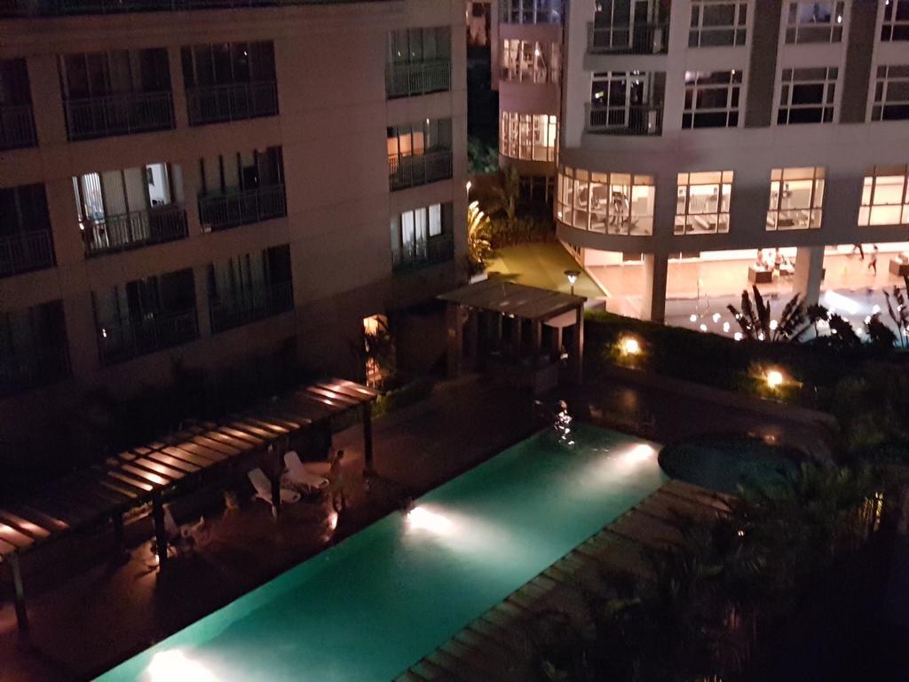 Ortigas 2 Bedroom Corner Unit With 2 Queen Across Shangrila 马尼拉 外观 照片