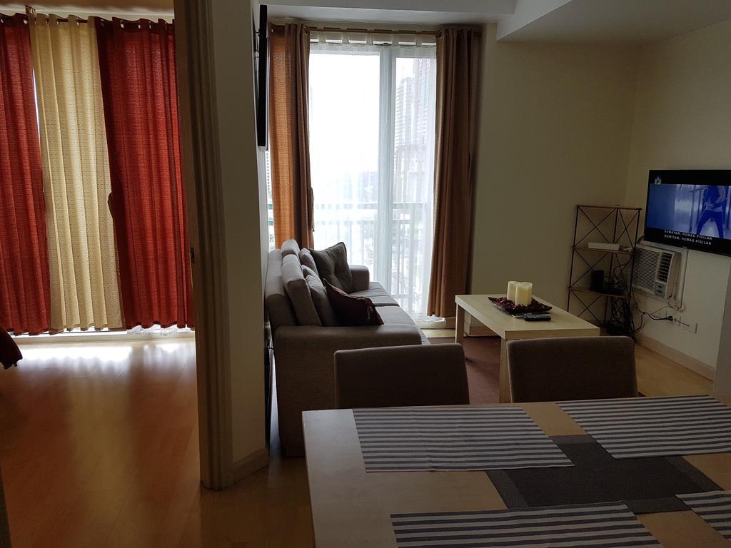 Ortigas 2 Bedroom Corner Unit With 2 Queen Across Shangrila 马尼拉 外观 照片