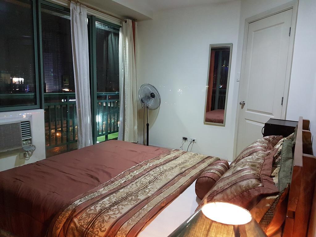 Ortigas 2 Bedroom Corner Unit With 2 Queen Across Shangrila 马尼拉 外观 照片